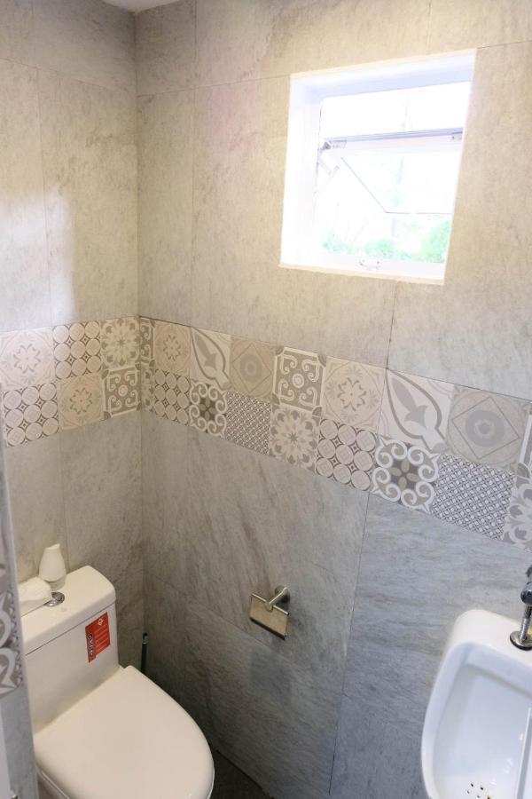 J & J Homestay Coron Eksteriør bilde